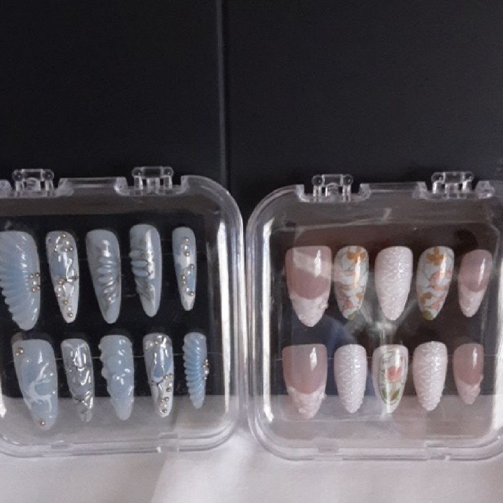 Press-On Nail Sets in Light Blue & Blush Pink Size S